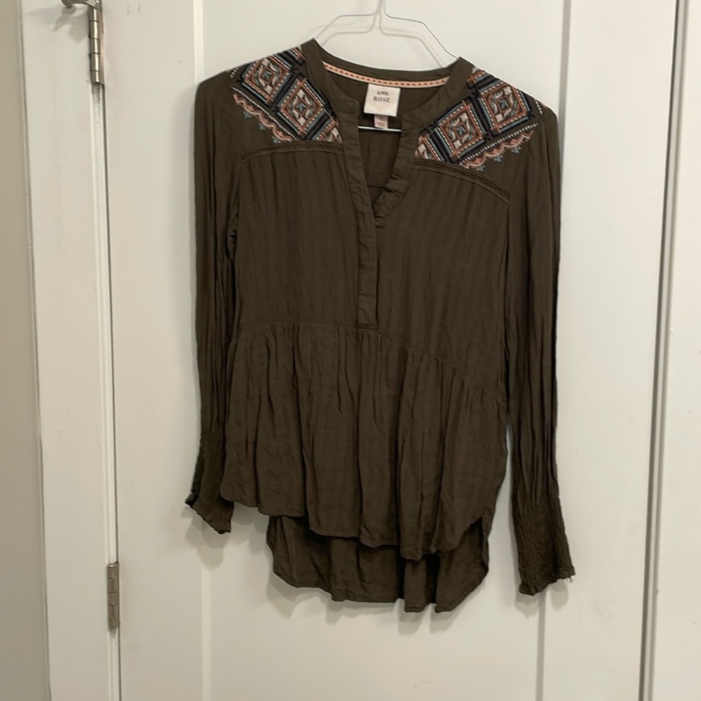 Knox Rose embroidered top